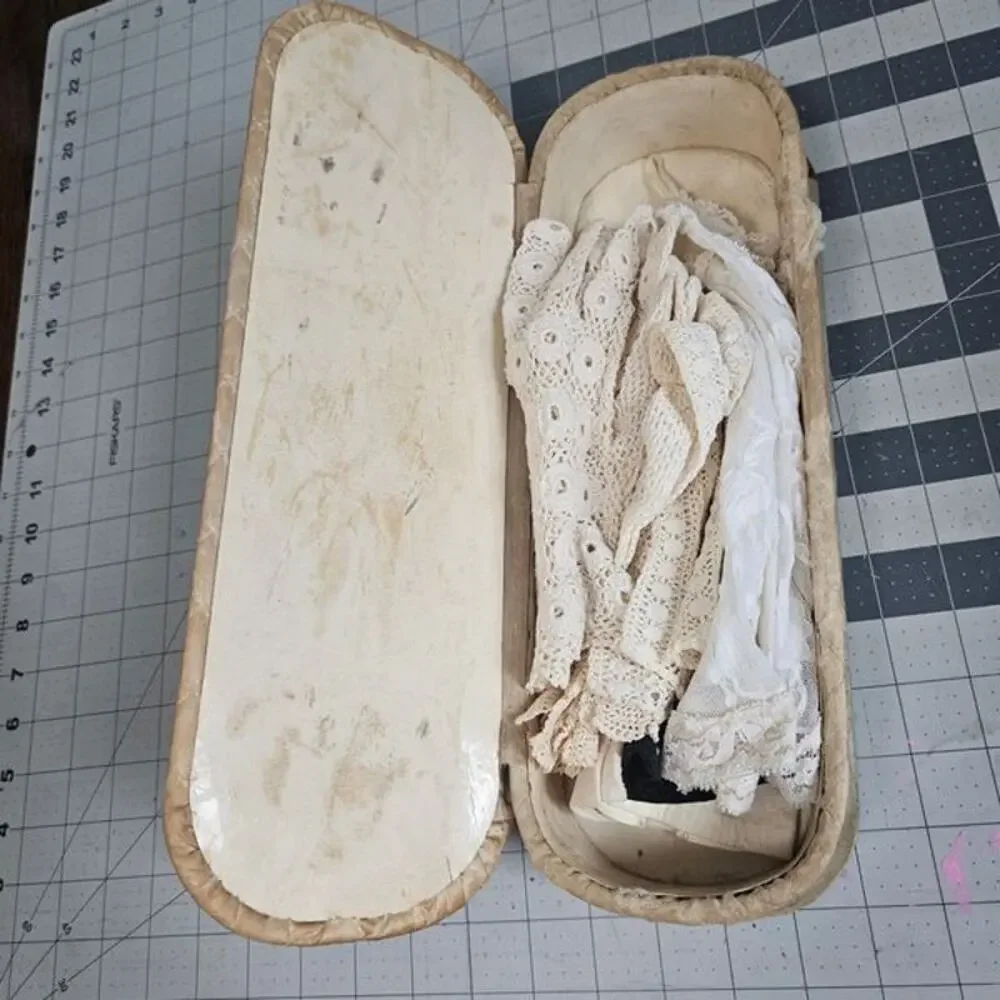 Lot of 7 Extra Small Vintage Gloves + Box